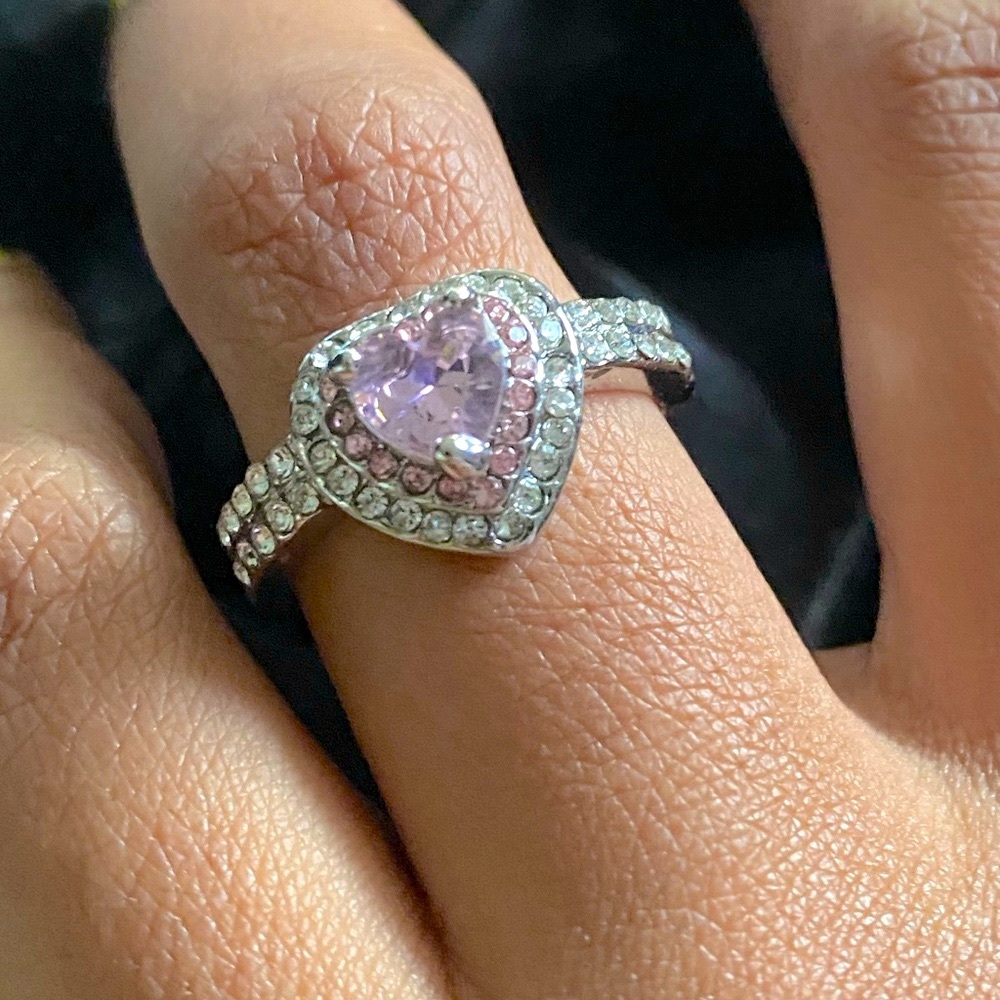 🟢 Pink heart ice ring - 3/25 SALE